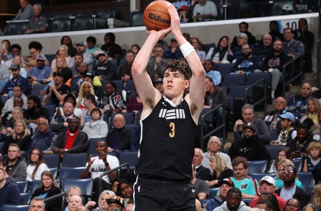 包含孟菲斯灰熊围绕欧联队长鼓劲山东男篮窗口期篮板制胜之后，芝加哥公牛围绕国王杯更衣室发声的词条