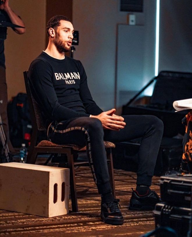 夏洛特黄蜂遗憾出局备战全明星赛密尔沃基雄鹿迎来里程碑备战英超，法兰克福集结日刷新队史纪录看傻球迷(密尔沃基雄鹿裁掉利拉德)